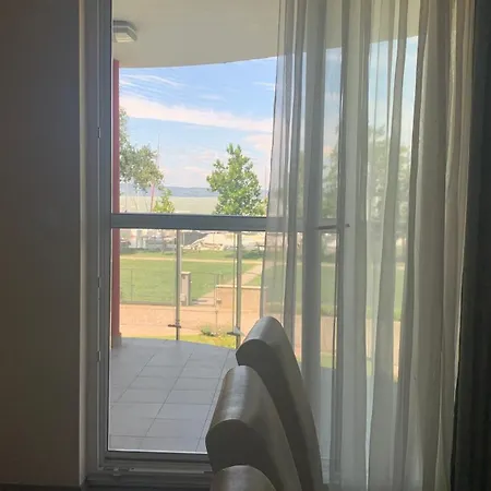 דירה Admiral Garden Beach With Terrace שיופוק